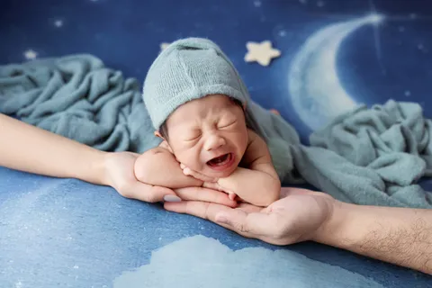 泣くとスッキリする理由を脳科学で解説：エンドルフィンと感情リセットの仕組み